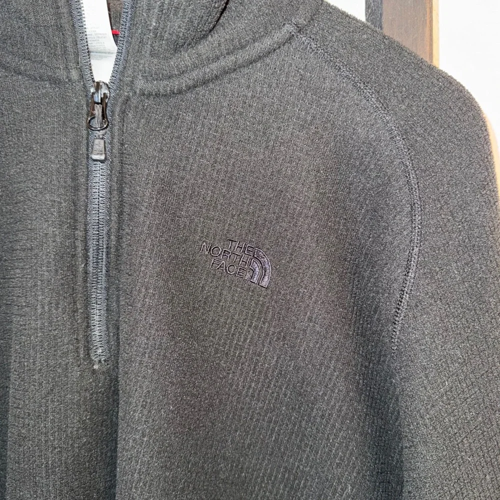 The North Face Mens Black Ribbed Quarter Zip Fleece Pullover XL Mock Neck‎ Logo